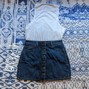 ✴️$5✴️GARAGE Denim Skirt Size Small